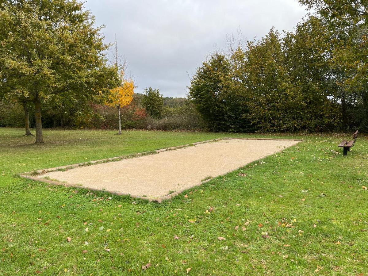 Les Maisonnettes Du Lac - Base De Loisirs Lavare Eksteriør billede