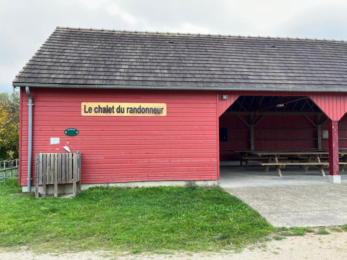 Les Maisonnettes Du Lac - Base De Loisirs Lavare Eksteriør billede